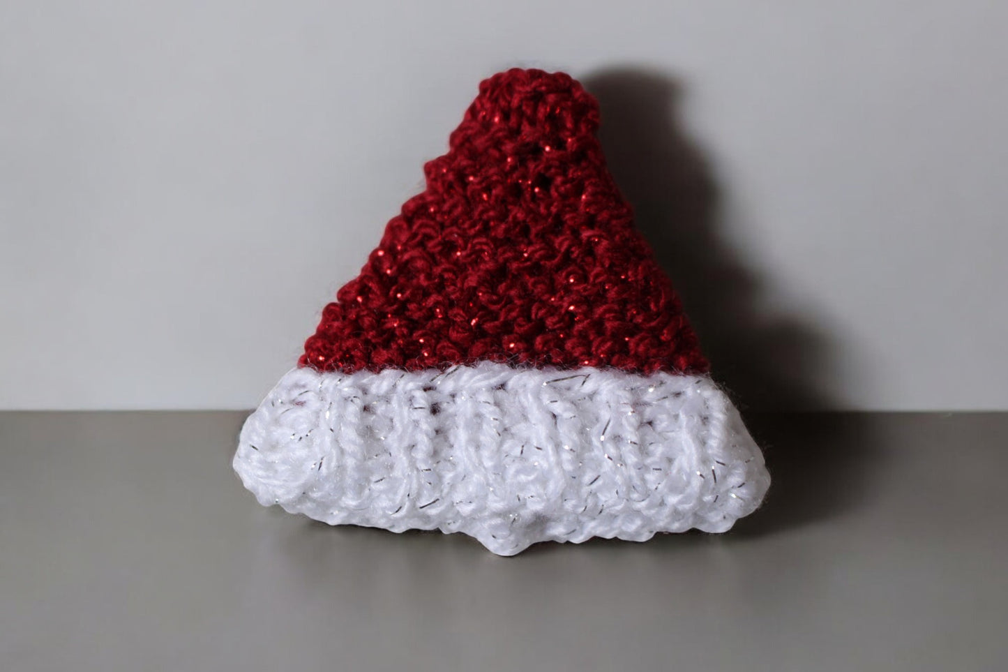 Mini Santa Style Hats (1x1.5/2inches)